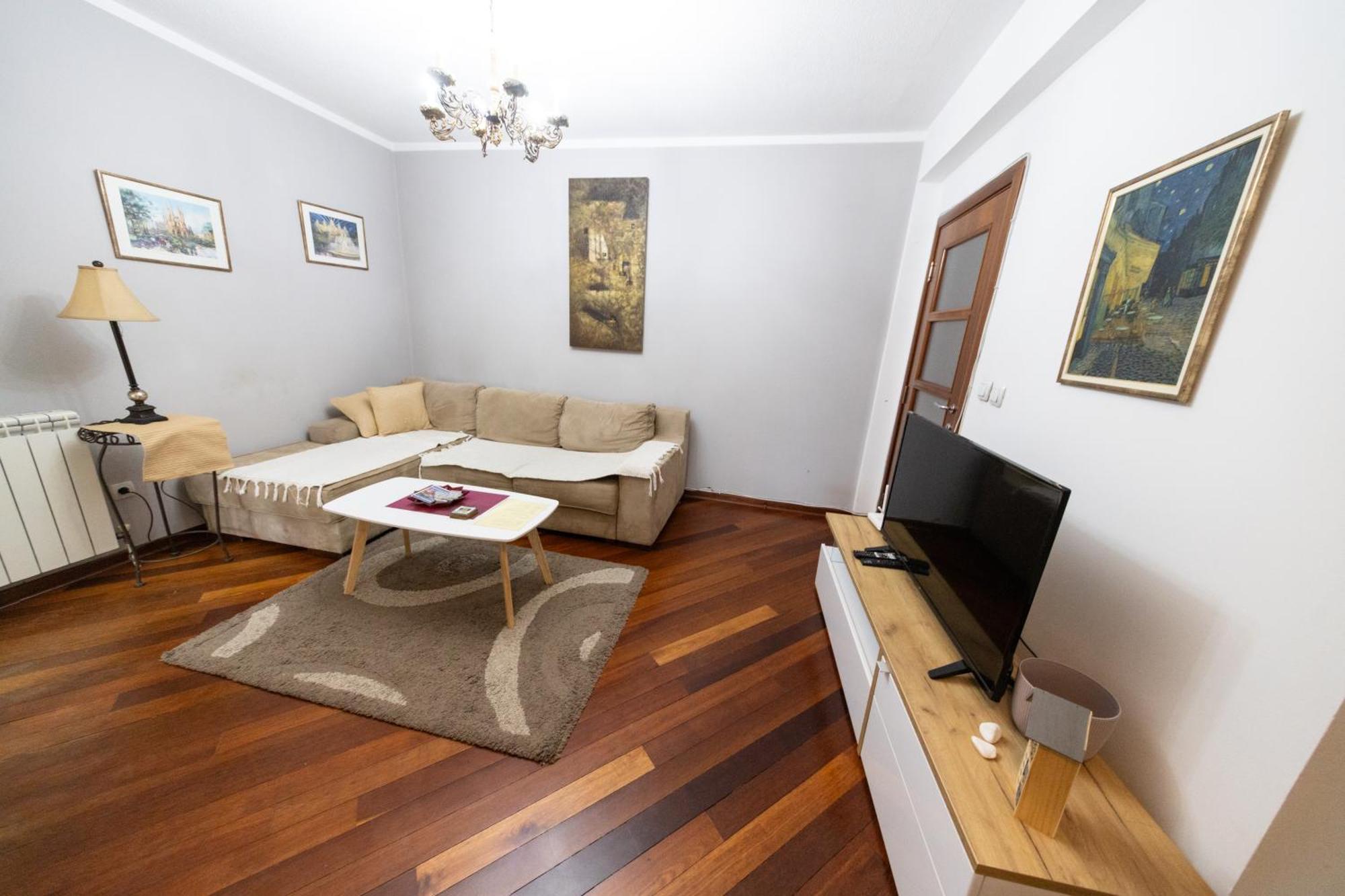 Lux Place Apartments Downtown Kragujevac Extérieur photo