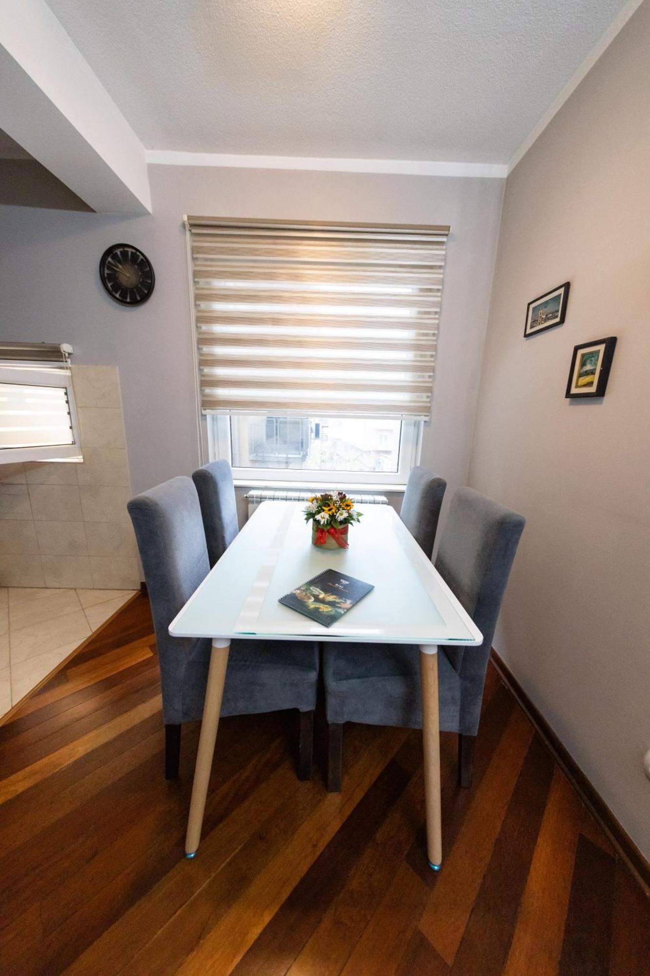 Lux Place Apartments Downtown Kragujevac Extérieur photo